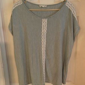 𝅺exclusive one stripe tee